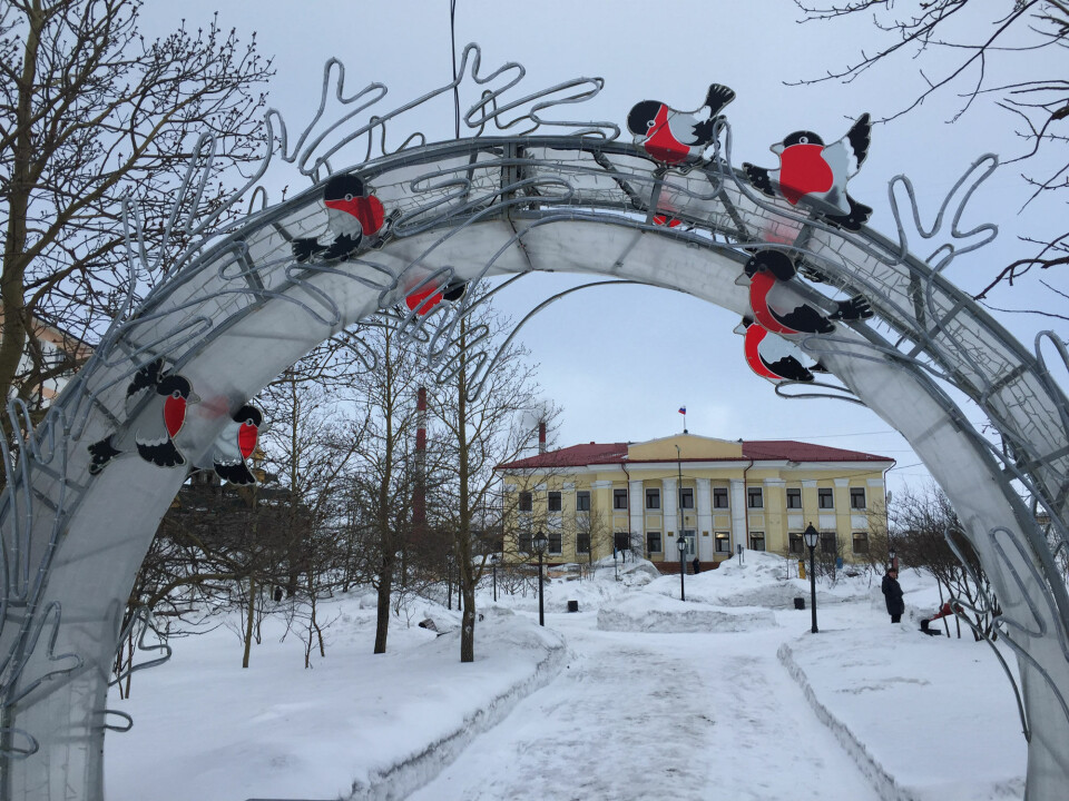 Local Government building in Nikel. Photo: Atle Staalesen