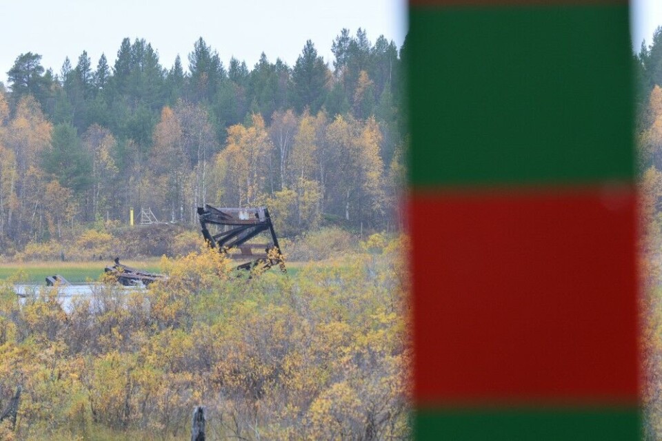 Российский пограничный столб. На другом берегу реки Паз — норвежский пограничный столб. Фото: Томас Нильсен