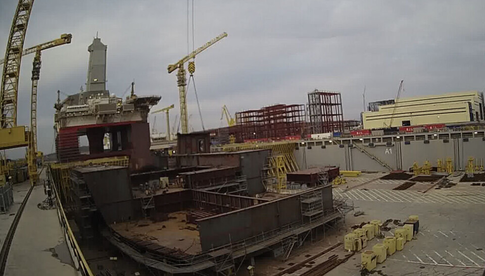 Online followers could Monday see how a new module was lifted into the hull of what will be the world's largest icebreaker. Construction takes place at the Zvezda shipyard is in the town of Bolshoy Kamen near Vladivostok. An oil-platform is behind the icebreaker hull. Photo from webcam by Rosatomflot