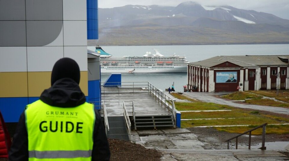 Cruise ship at Barentsburg, Svalbard. Photo: Thomas Nilsen