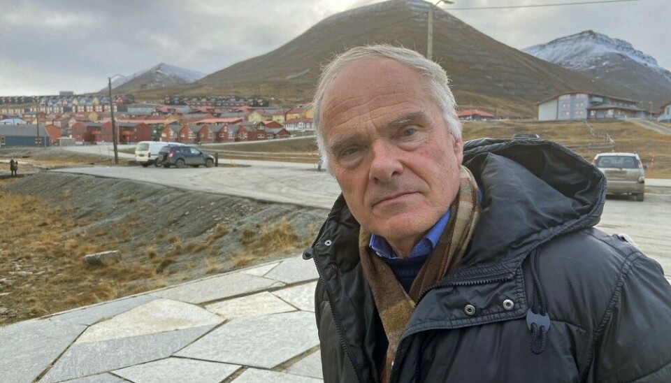 Research professor Arild Moe is sceptical about Russia’s Arctic tourism potential at Svalbard. Here at a visit to Longyearbyen. Photo: Thomas Nilsen