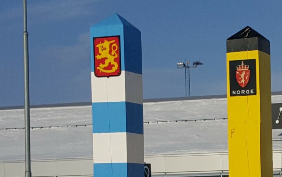 Finnish and Norwegian border poles. Photo: Thomas Nilsen