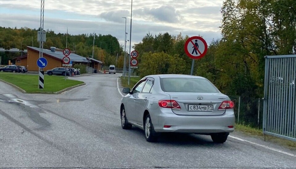 Norway’s Storskog is one-of-a-kind open for Russian citizens traveling to Europe with cars on tourist visas. Here on exit. Photo: Thomas Nilsen