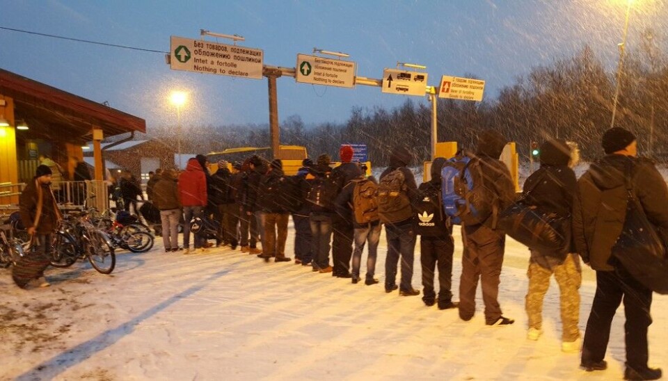 Asylum seekers from Afghanistan line up at Storskog border checkpoint in 2015. Photo: Thomas Nilsen