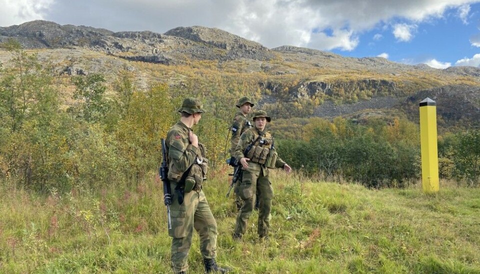 Norwegian soldiers guard the border with Russia. Photo: Thomas Nilsen