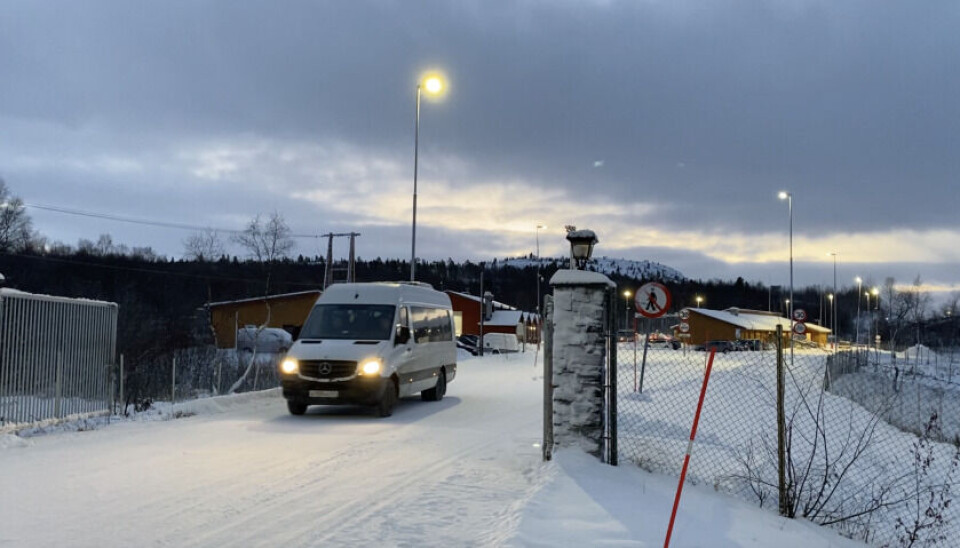 Vans operating between Murmansk and Kirkenes are currently the only available transport for people crossing the land border between Russia and the Nordic countries. Photo: Olesya Krivtsova