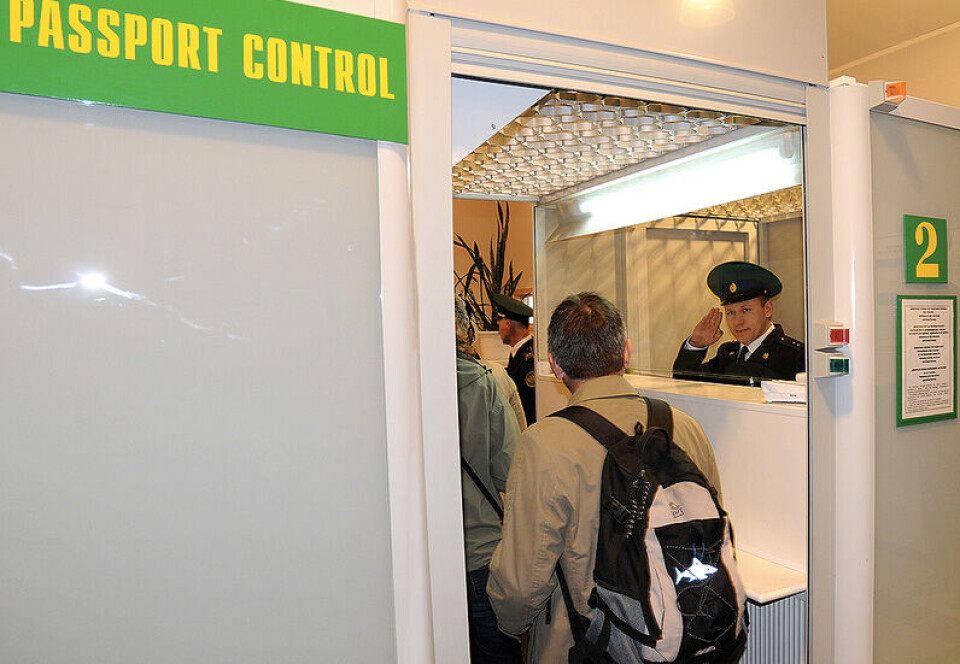 Passport control on the Russian Borisoglebsk border crossing point. Photo: Thomas Nilsen