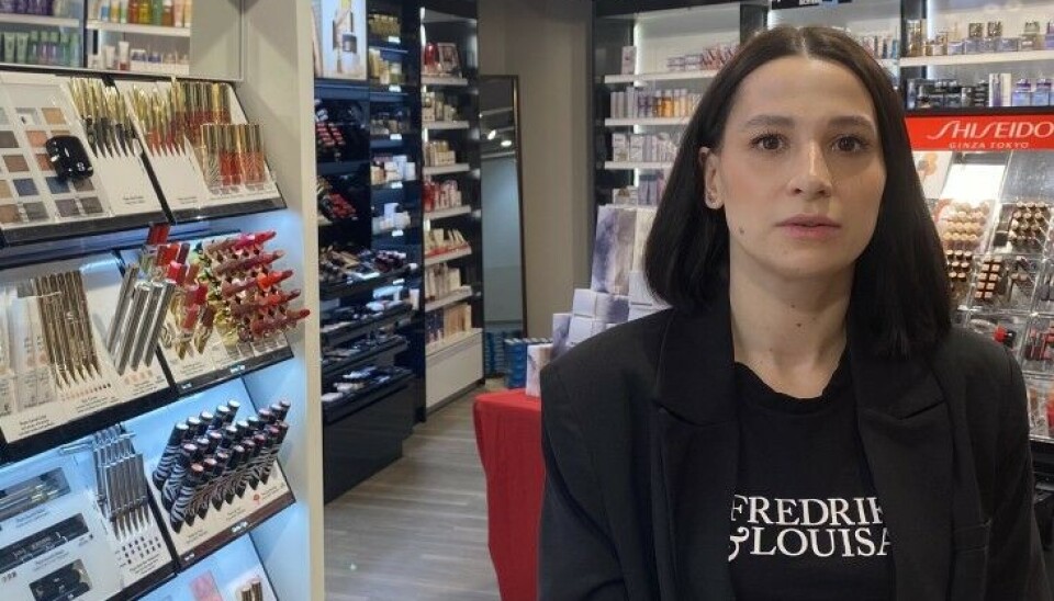 Daria is also worried about the possible closure of the Norwegian land border. She sells cosmetics and perfumes. Photo: Olesya Krivtsova
