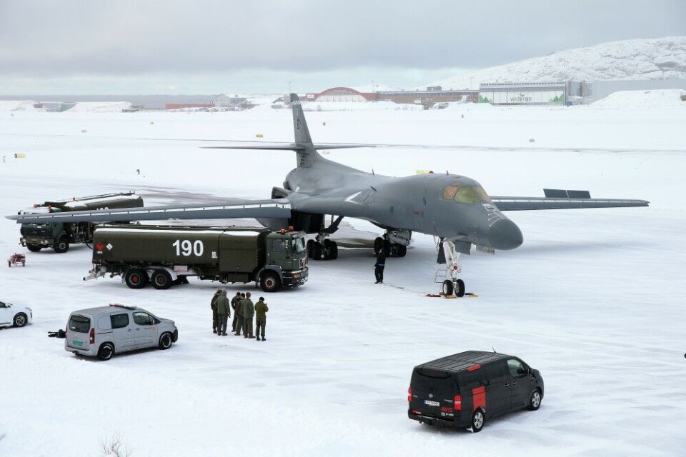 The B-1 was refueled at the military part of Bodø airport. Photo: Torbjørn Kjosvold / Forsvaret