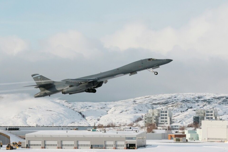 After the short ground-stop, the B-1 bomber made a noisy take-off from Bodø Air Base. Photo: Torbjørn Kjosvold / Forsvaret
