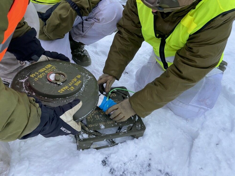 Ultimost careful when handling high-explosives. Photo: Thomas Nilsen