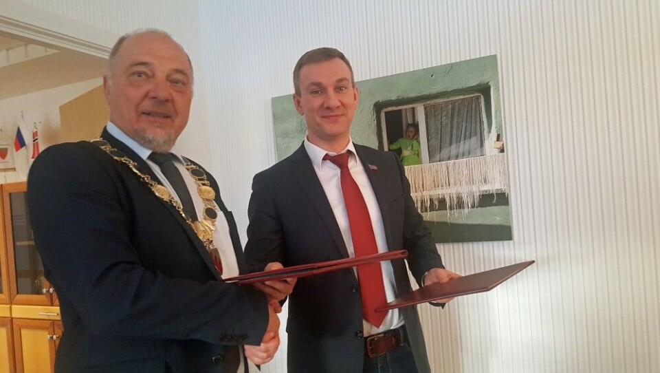 Kirkenes Mayor Rune Rafaelsen (left) and Murmansk Mayor Dmitry Filippov. Photo: Thomas Nilsen