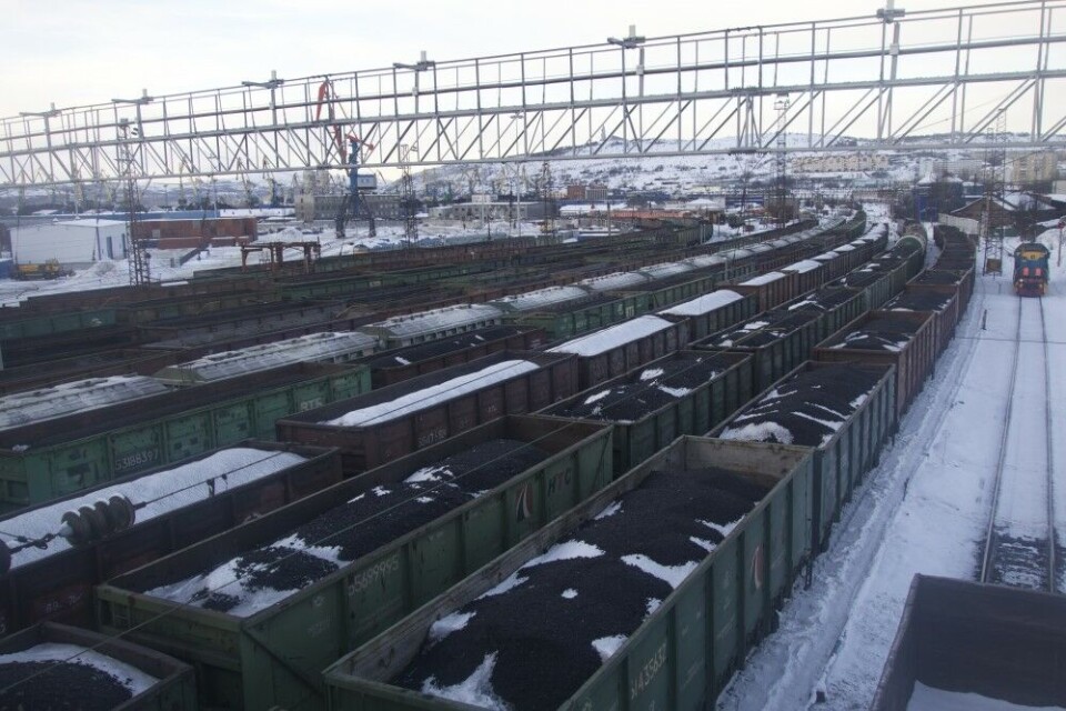 Coal are sent by rail all the way from the Kuzbas region in southwestern Siberia to the port of Murmansk. Photo: Thomas Nilsen