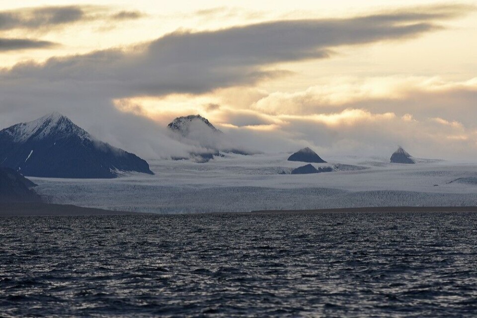 Glacier on the shores of Isfjorden, Svalbard. Photo: Thomas Nilsen