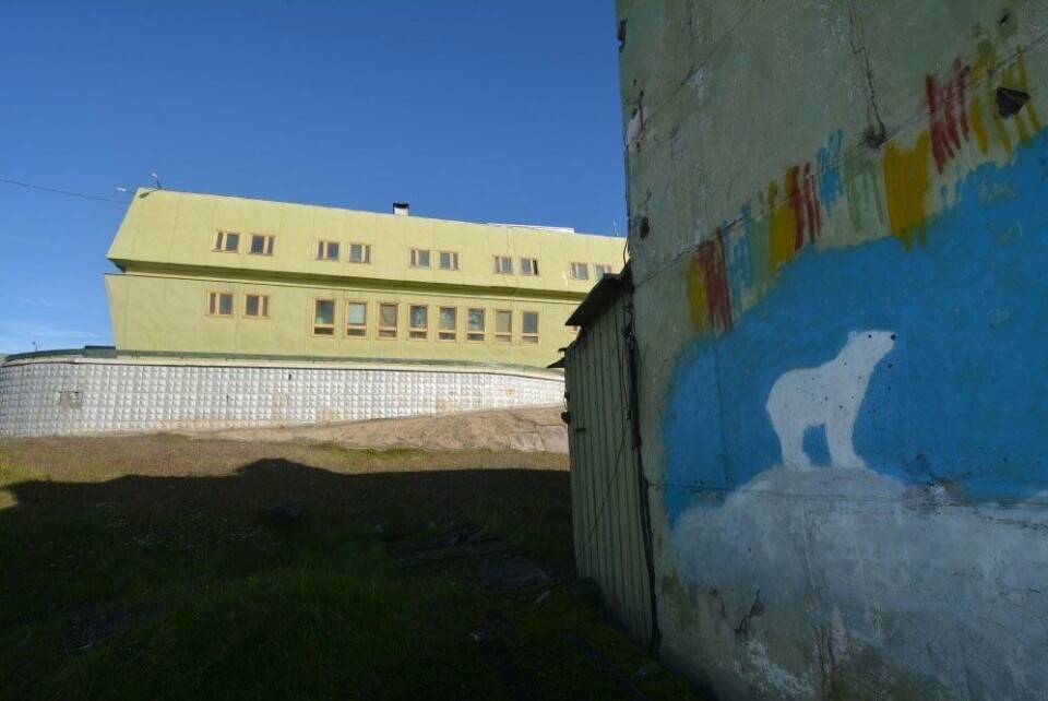 Диксон — один из многих арктических городов, страдающих от таяния вечной мерзлоты. Фото: Томас Нильсен