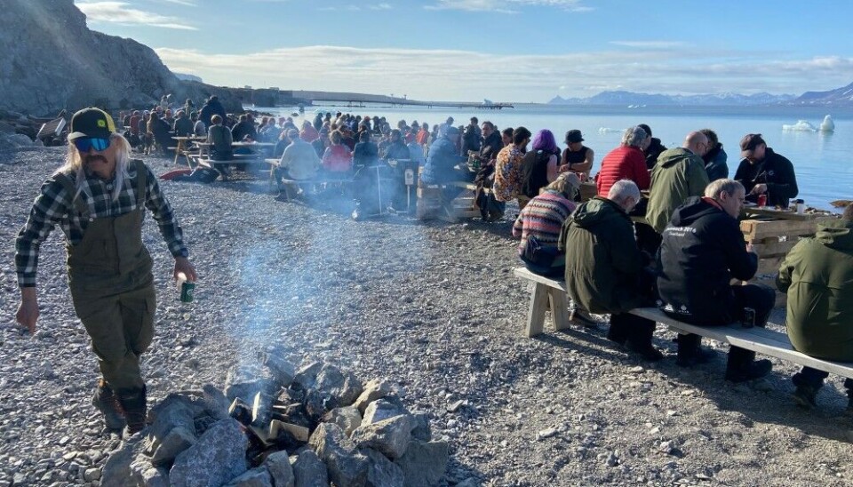 Midsummer beach party in Ny-Ålesund this June. Photo: Thomas Nilsen