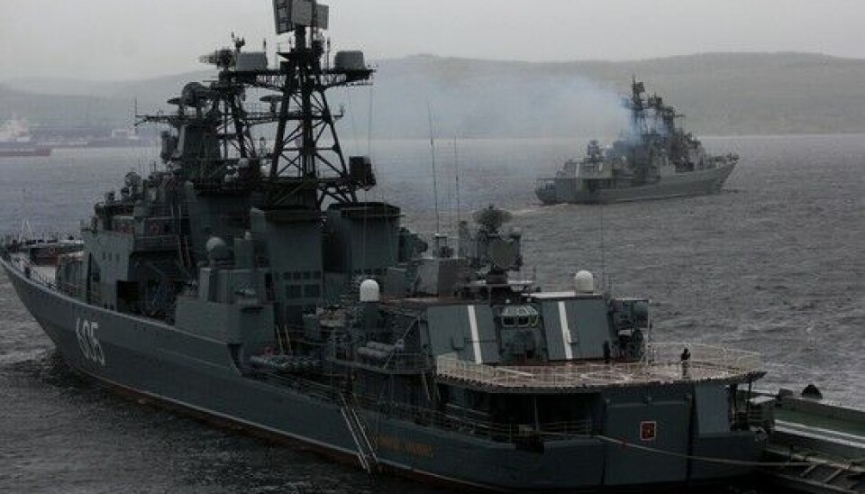 The destroyer 'Admiral Ushakov' sails out of Severomorsk, while 'Admiral Lavshenko' stays at port. Photo: Press Service of the Northern Fleet