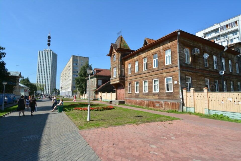 Who are the owners of the houses? Such information could no be blocked from public access. Here from the city centre of Arkhangelsk. Photo: Thomas Nilsen