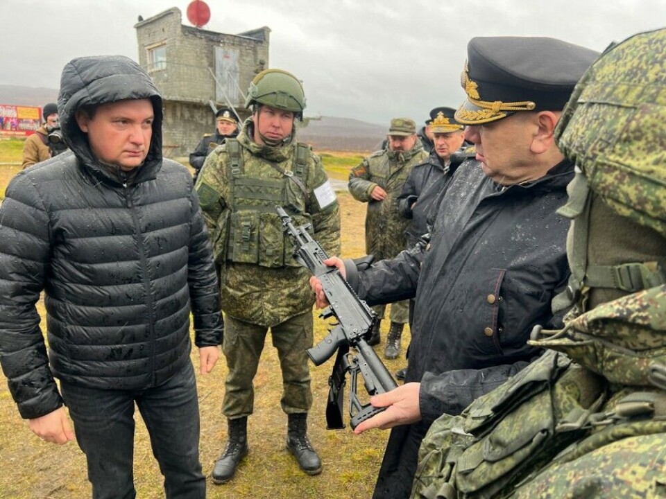 Arkhangelsk Governor Aleksandr Tsybulsky and Northern Fleet Head Commander Aleksandr Moiseev during a visit to the military base in Pechenga, Murmansk region. Photo: Tsybulsky on Telegram