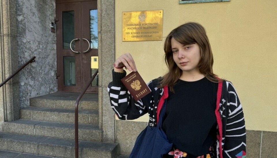 Olesia Krivtsova outside Russia's Consulate General in Kirkenes, northern Norway. Photo: Georgii Chentemirov