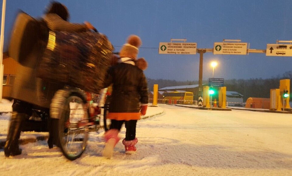 Illustration photo only. These are not the persons mentioned in this article. This photo was taken earlier this winter when asylum seekers, including with children, came to Norway on bicycles from Russia. Photo: Thomas Nilsen