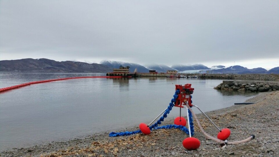 Oil spill cleanup equipment in the harbor of Longyearbyen. Photo: Norwegian Costal Administration