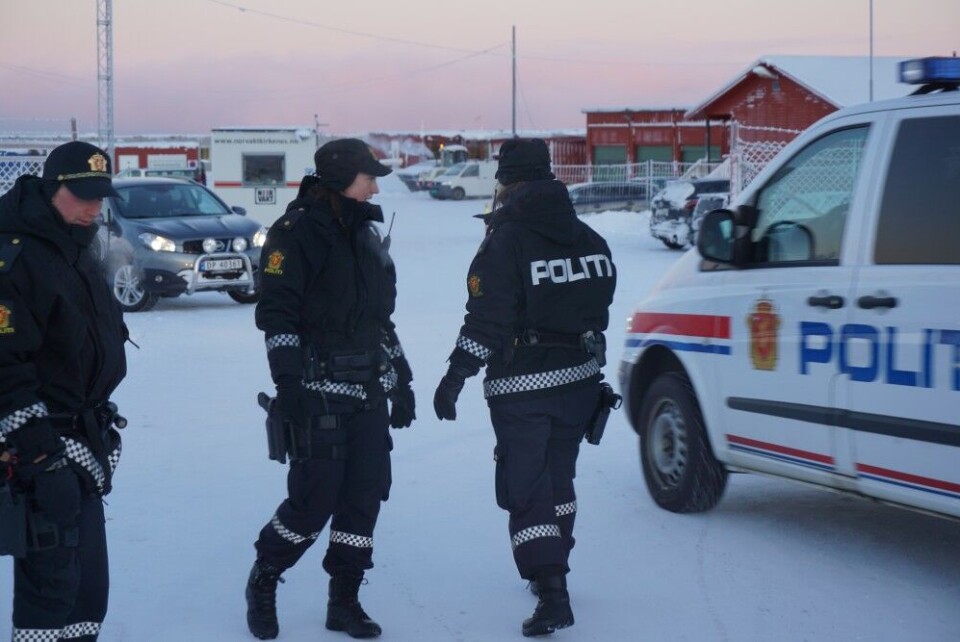 Police officers are now guarding the gate at the Reception Centre. Photo: Thomas Nilsen