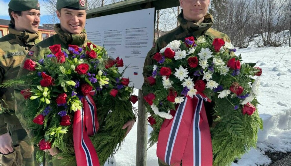 Wreaths put on the partisan memorial in Kirkenes to the honour of veterans and freedom fighters. Photo: Atle Staalesen