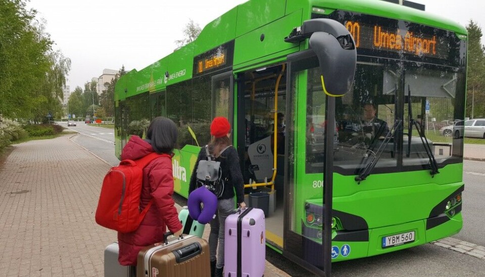 Electric airport express bus. Photo: Thomas Nilsen