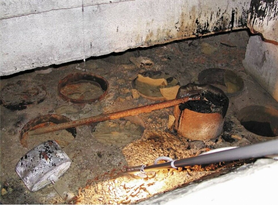 Spent nuclear fuel assemblies are stored in rusty tubes like this in Tank 3A. Too little is known about the messy uranium inventory. Photo courtesy Bellona