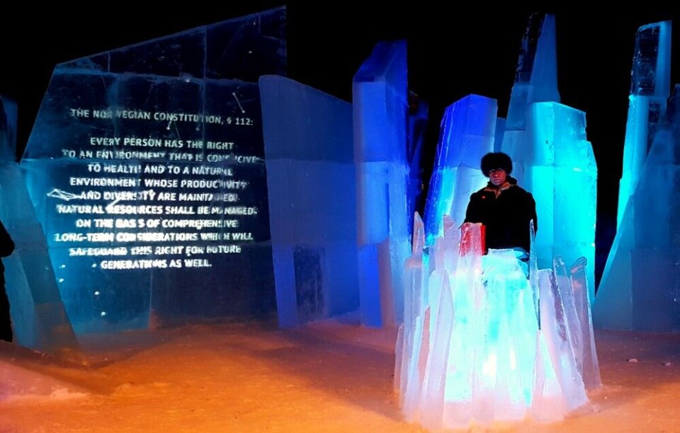 Last February, a court room built in ice in Kirkenes staged an artist impression of the climate lawsuit completed for real in Oslo district court. Photo: Thomas Nilsen