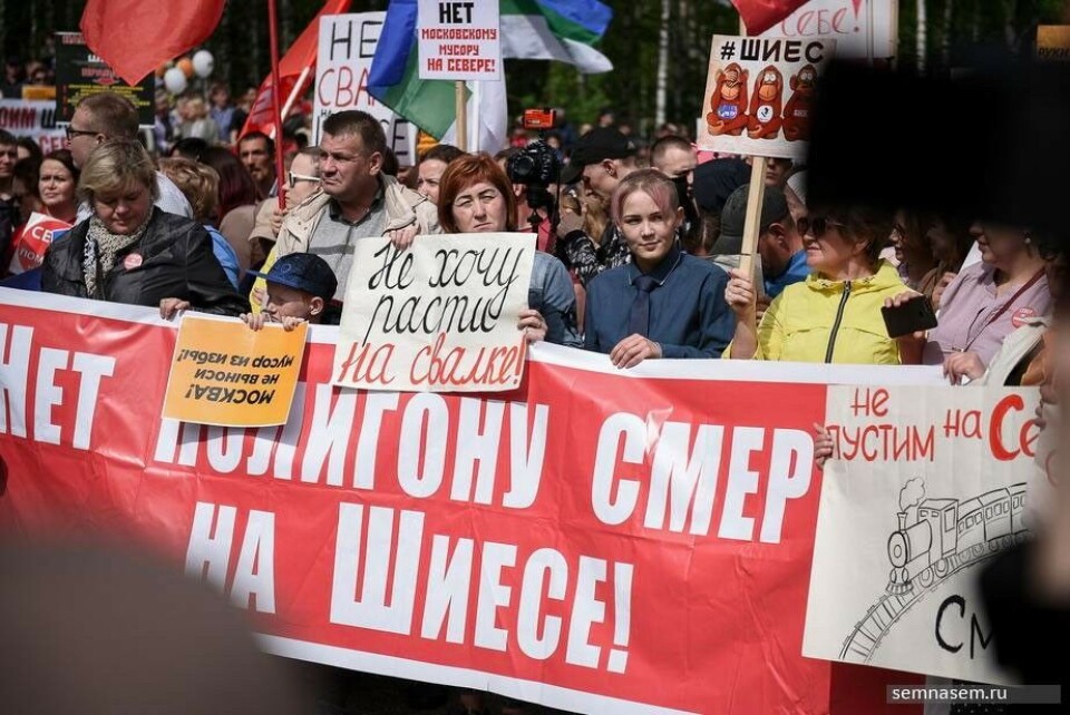 Protesters demand halt in the construction of the Shies landfill. Photo: Kirill Shein, 7x7-journal