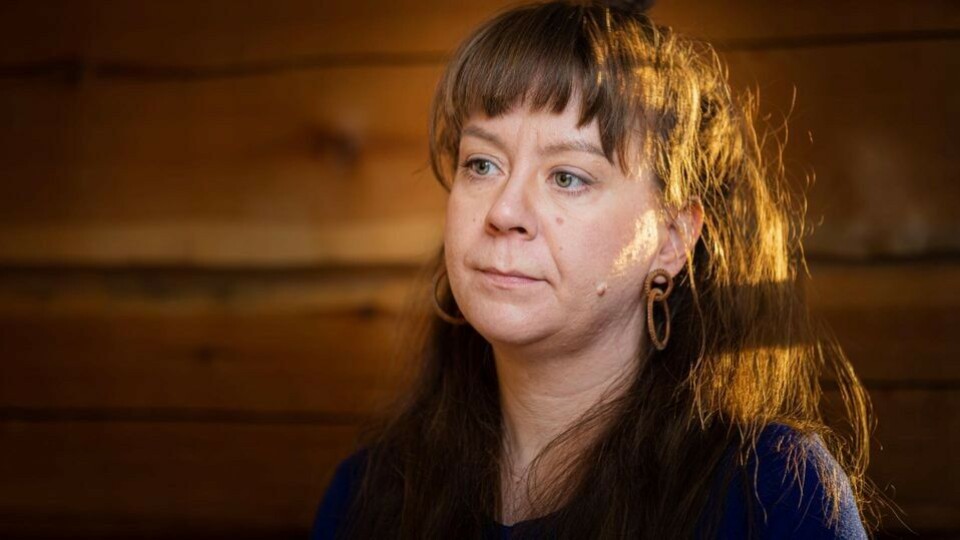 Heini Wesslin got her primary and secondary education in Utsjoki. Twelve years ago she moved to Sevettijärvi as she wanted her children to have a sense of belonging right from the beginning. Photo: Vesa Toppari / Yle