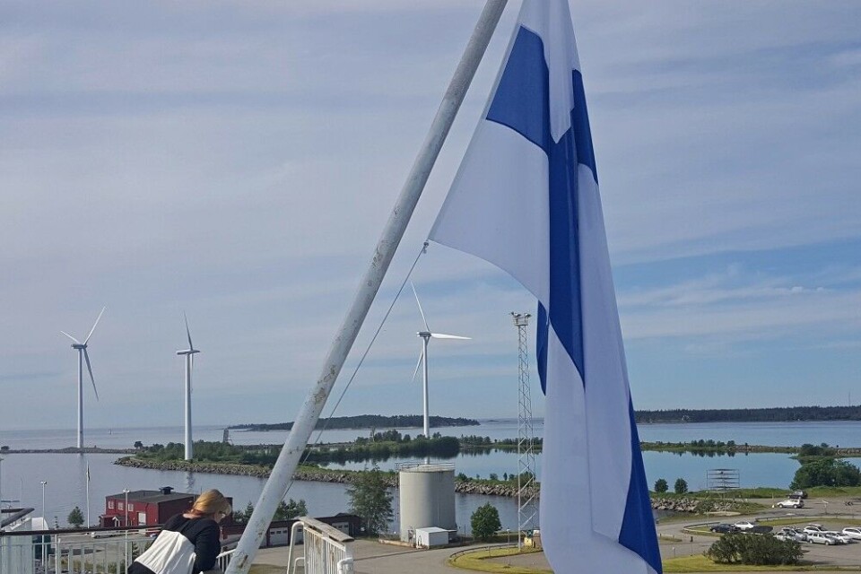 Windmills in the port of Strömsund near Umeå in Sweden. Luleå and Skellefteå on the Swedish side and Vaasa on Finnish side of Bothnia Bay are now on the shortlist for the new gigafactory. Photo: Thomas Nilsen