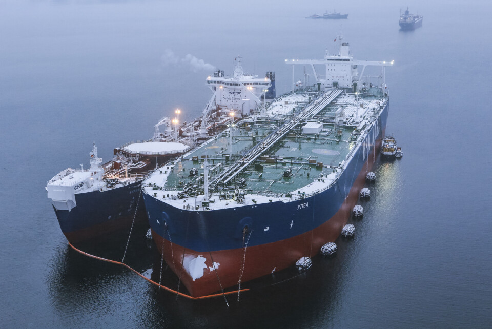Reloading of Prirazlomnoye oil in Kola Bay. Photo: Gazprom Neft