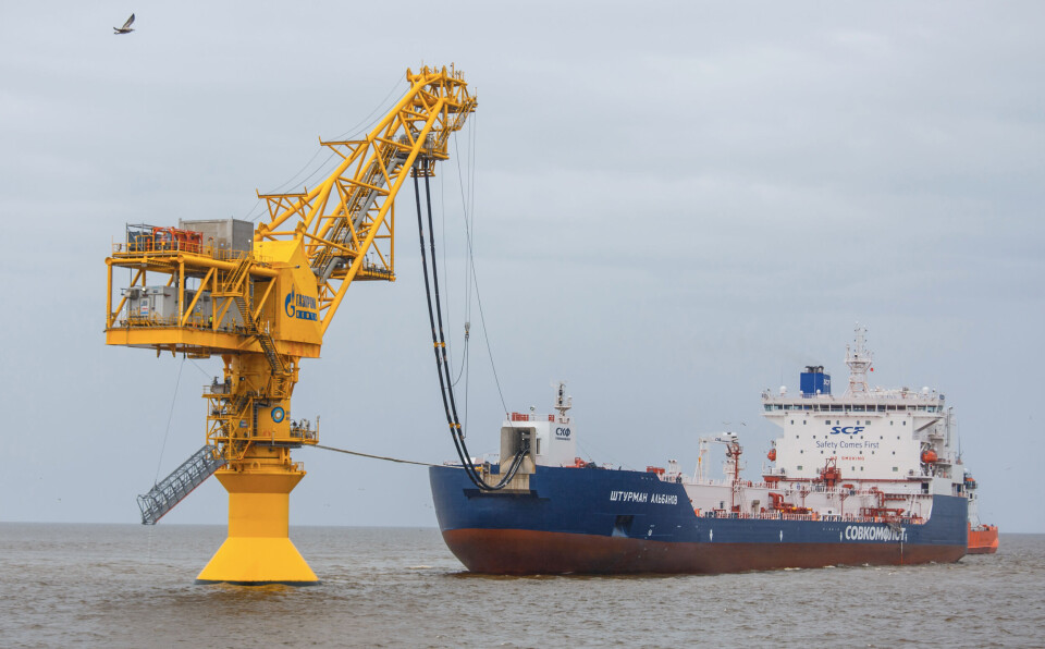 Shuttle tanker “Shturman Albanov” ship oil from Novy Port to the “Umba”. Photo: Sovcomflot.ru
