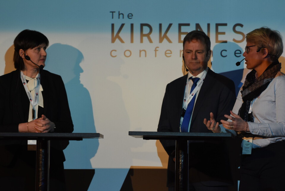 Talking oil: Jorunn Kvaale (left) with AkerBP, Halfdan Millang with Rosneft Nordic Oil and Siri Espedal Kindem with Statoil. Photo: Thomas Nilsen