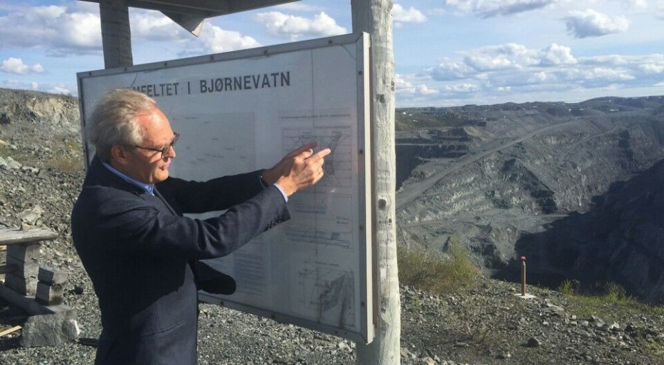 «Вот здесь у нас руда», — говорит собственник рудника Феликс Чуди. Фото: Атле Столесен