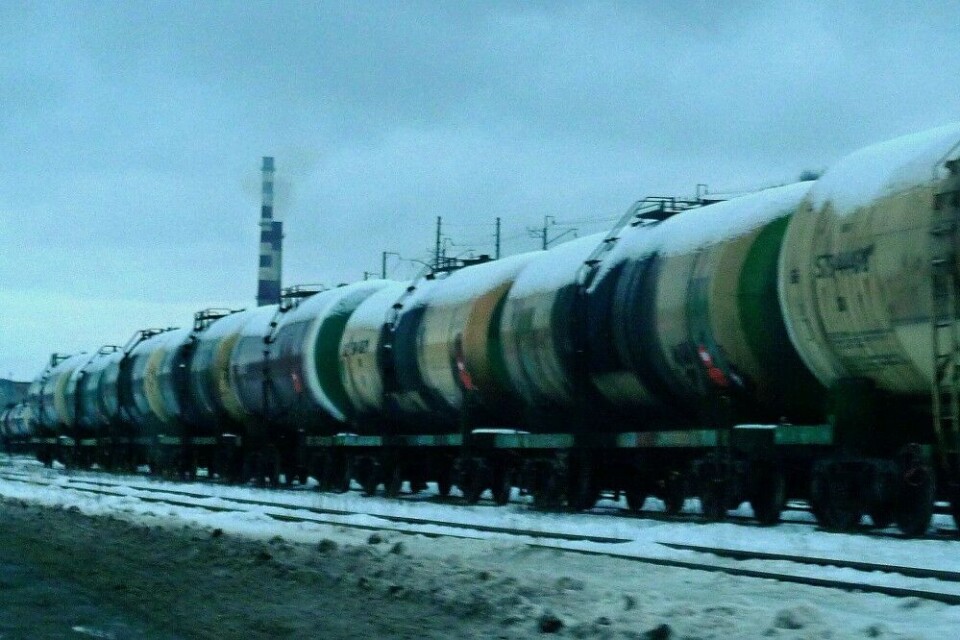 Heavy fuel oil is transported to Murmansk by rail from western Siberia. Photo: Thomas Nilsen