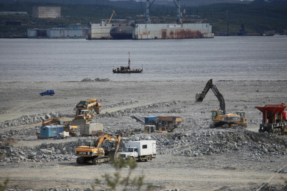 Belokamenka is located directly across the Kola Bay from Northern Fleet naval yard in Roslyakovo. Photo: akolr.gov-murman.ru
