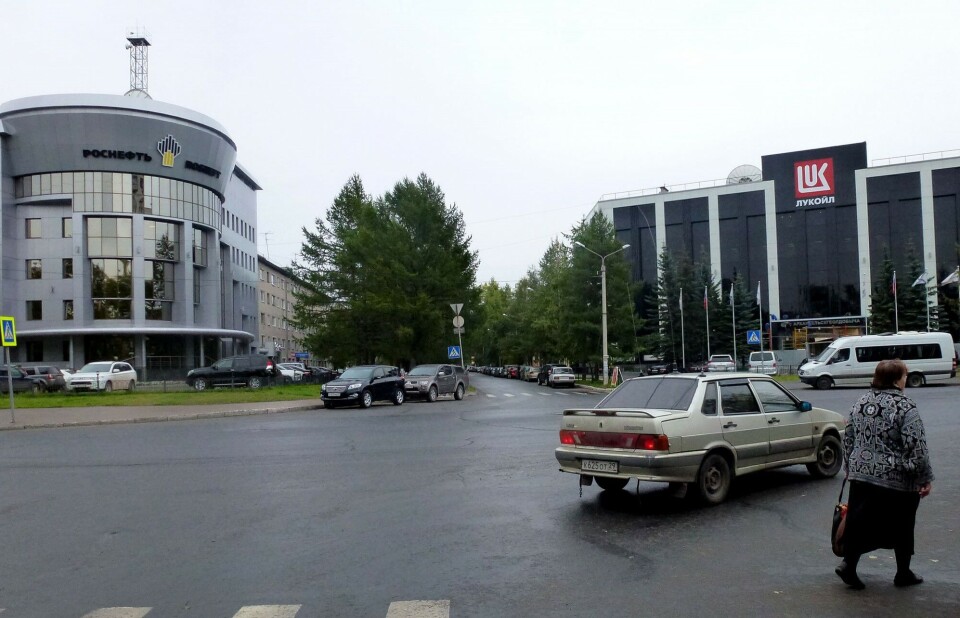 Rosneft and Lukoil regional headquarters located side-by-side in Arkhangelsk. Photo: Atle Staalesen