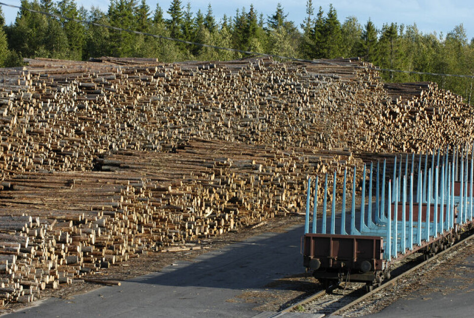 Timber loading for railway transport in Kolari, Lapland.