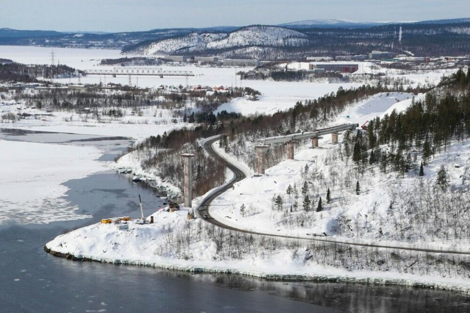 Construction of the bridge over the Tuloma River. Photo: Mintrans.ru
