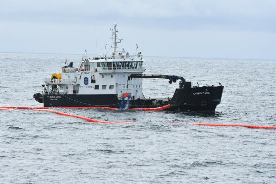 “OV Bøkfjord” - Operated by Norwegian Coastal Administration - participates in collecting oil spill at sea. Photo: Thomas Nilsen