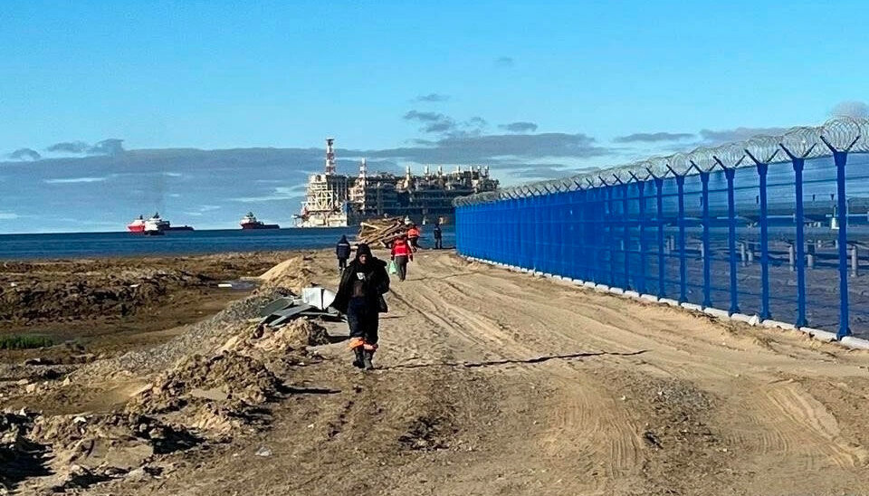 The first LNG gravity-based production unit arrived in Gydan in August 2023. Photo: Belokamenka51 at VK