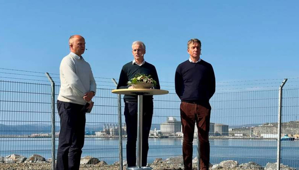 Jonas Gahr Støre (center) presents power plan for Finnmark together with Trygve Slagsvold Vedum (left) and Terje Aasheim. Photo: regjeringen.no
