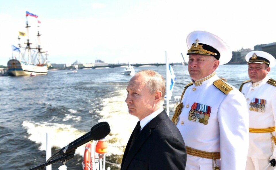 Navy Commander Nikolay Yevmenov (second right) says Russia now has the data it needs. Photo: Kremlin.ru