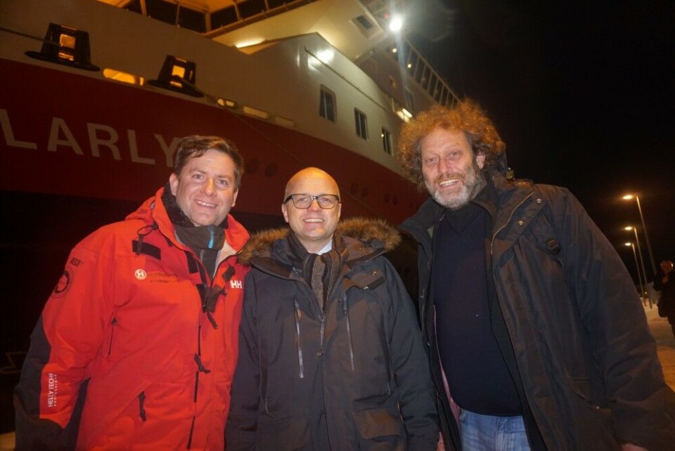 CEO of Hurtigruten Daniel Skjeldam (left), Minister of Climate and Environment Vidar Helgesen and founder of the Bellona Foundation Frederic Hauge (right) in front of Hurtigruten's 'Polarlys' at port in Tromsø. Photo: Thomas Nilsen