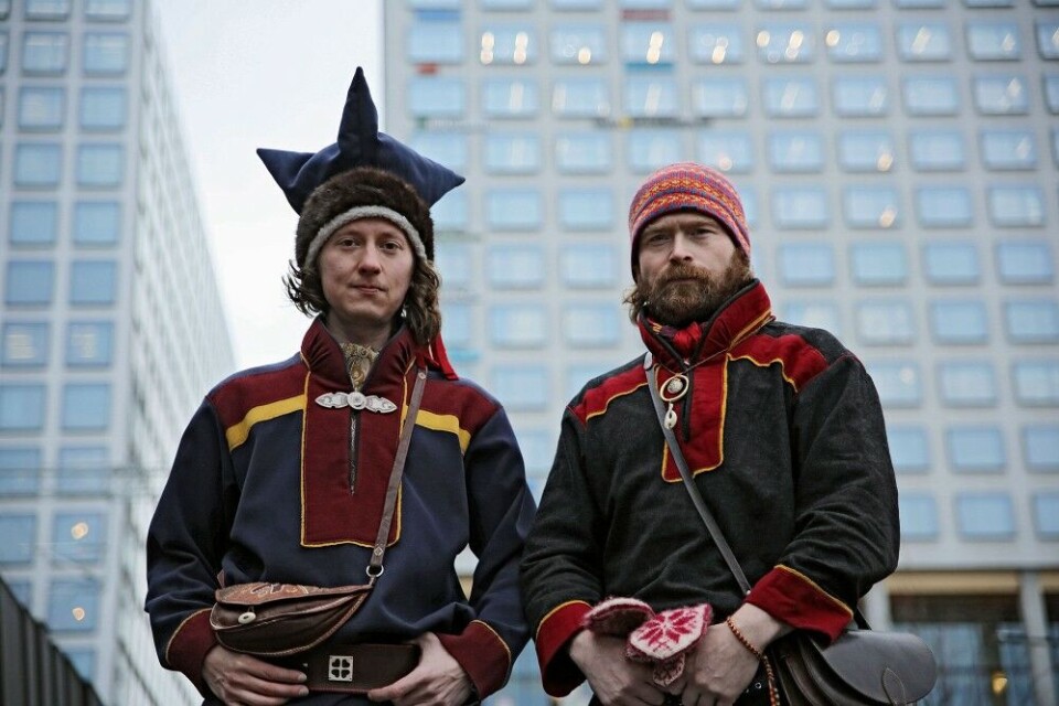 Áslat Holmberg, the vice-president of the Saami Council, and Niillas Beaska, parliamentary leader in the Sámi Parliament in Norway, travelled to Helsinki to meet up with ST1. Photo: Kukka Ranta