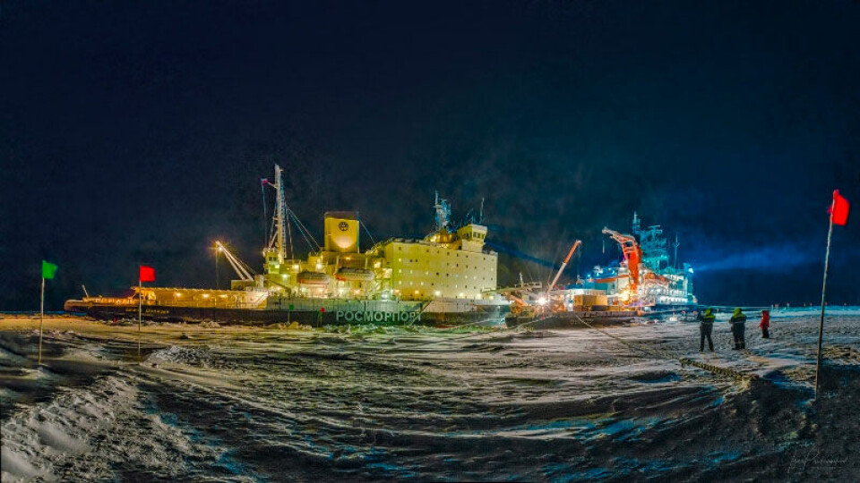 Icebreaker “Kapitan Dranitsyn” arrives to the “Polarstern” near North Pole. Photo: Rosmorport